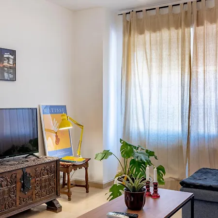 Mariana & Ganivet - Hostatel *