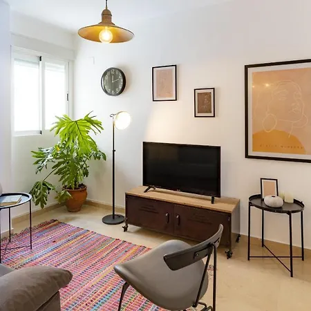 Mariana & Ganivet - Hostatel Apartment